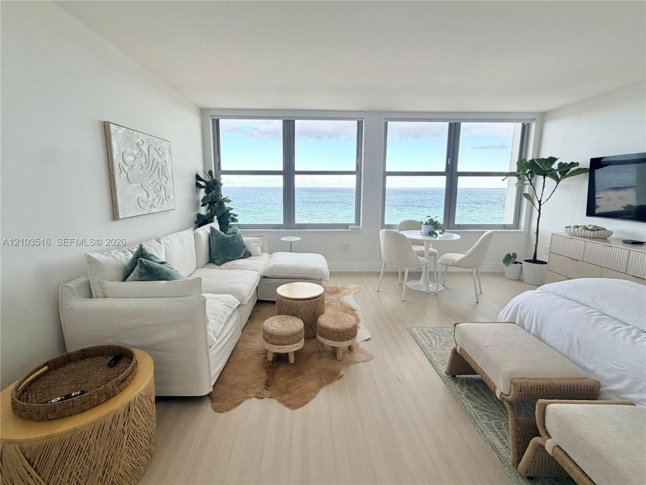 2899 Collins Ave , Unit 931, Miami Beach, FL 33140 Photo
