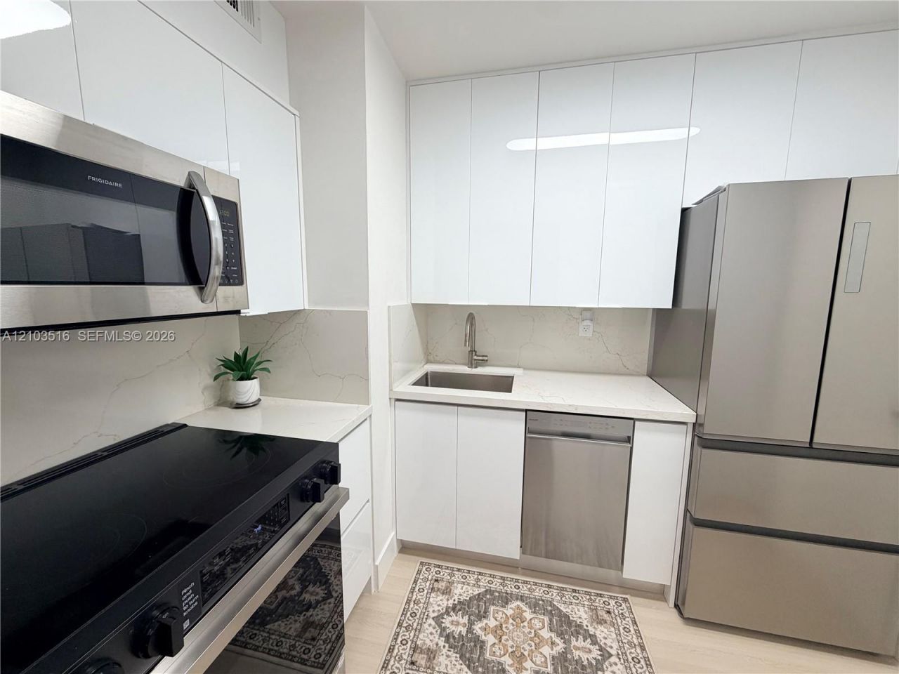 2899 Collins Ave , Unit 931, Miami Beach, FL 33140 Photo