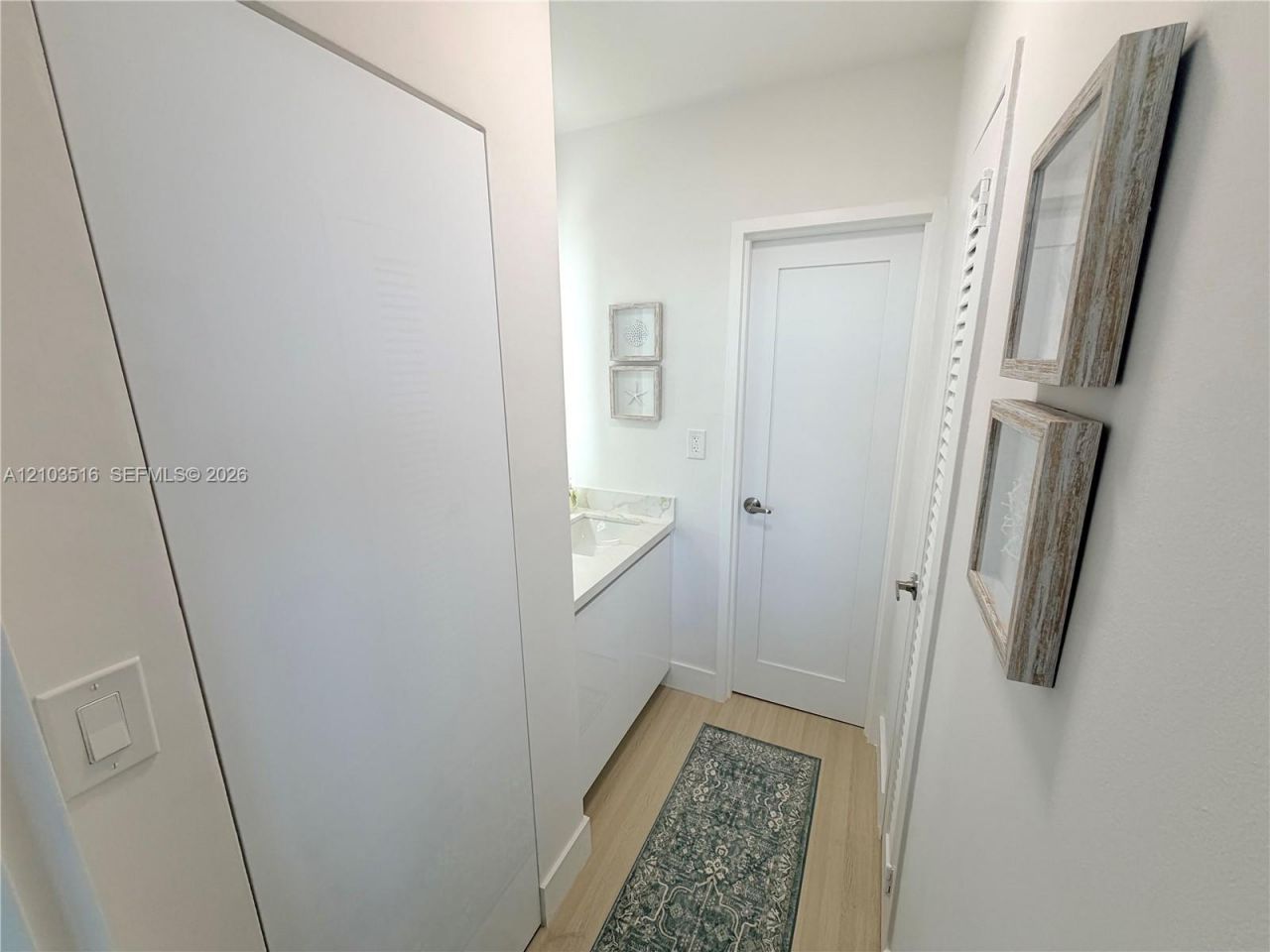 2899 Collins Ave , Unit 931, Miami Beach, FL 33140 Photo