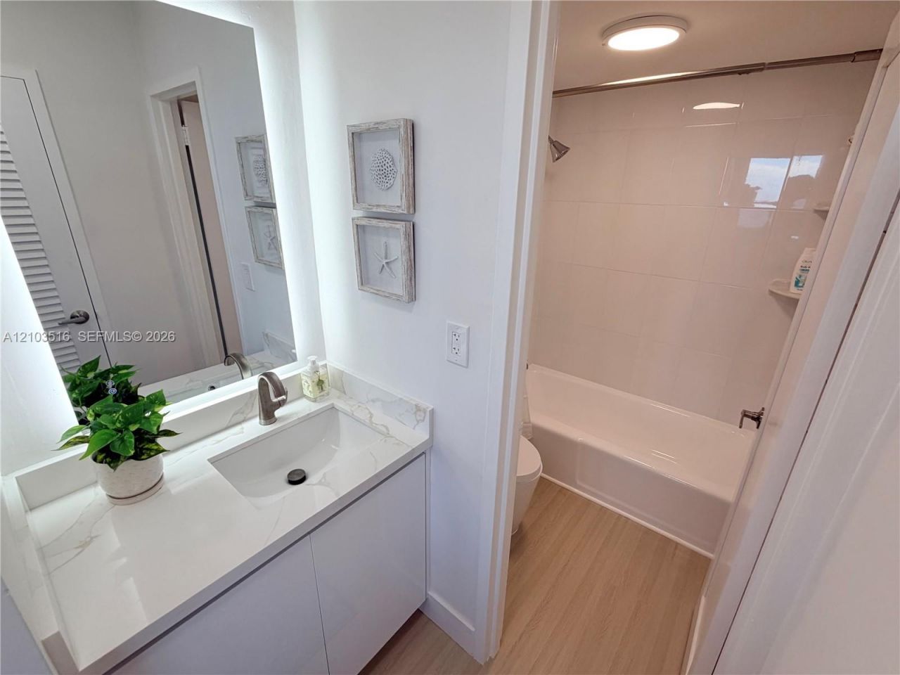 2899 Collins Ave , Unit 931, Miami Beach, FL 33140 Photo