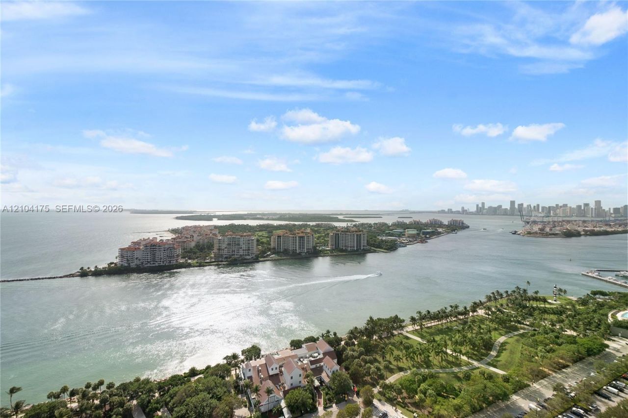 100 S Pointe Dr , Unit 2902, Miami Beach, FL 33139 Photo