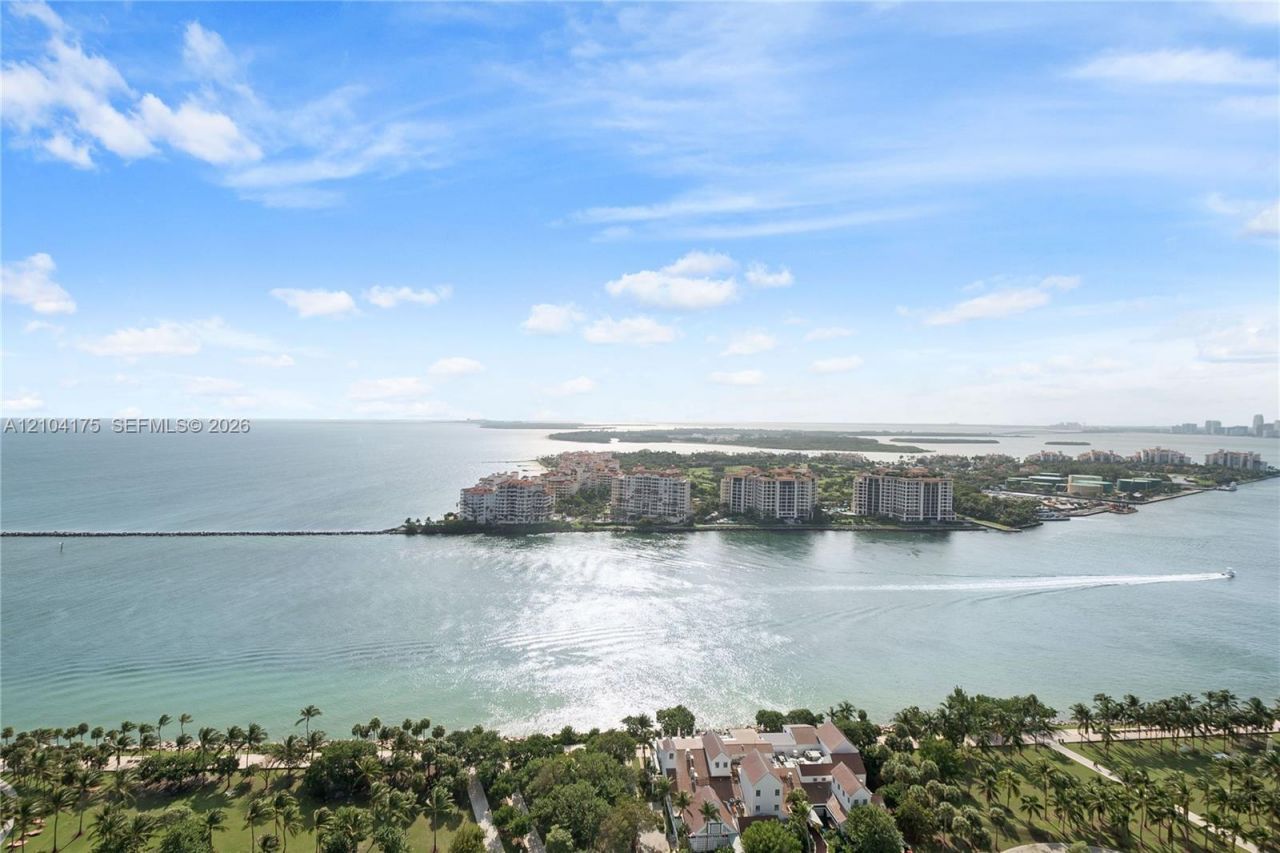 100 S Pointe Dr , Unit 2902, Miami Beach, FL 33139 Photo