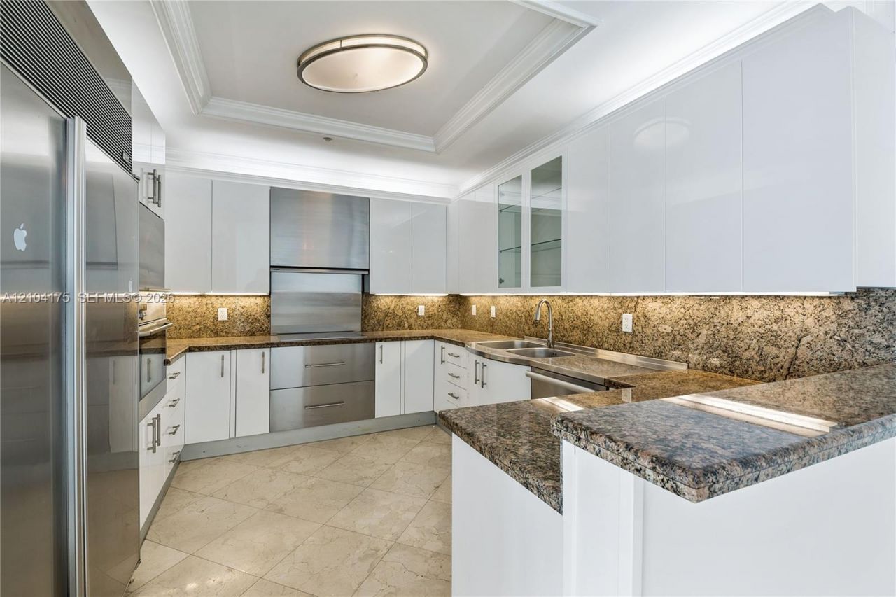 100 S Pointe Dr , Unit 2902, Miami Beach, FL 33139 Photo