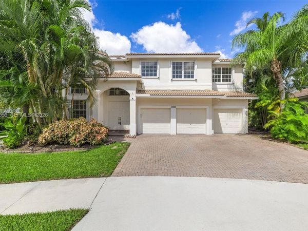 16729 Amber Lk , Weston, FL 33331
