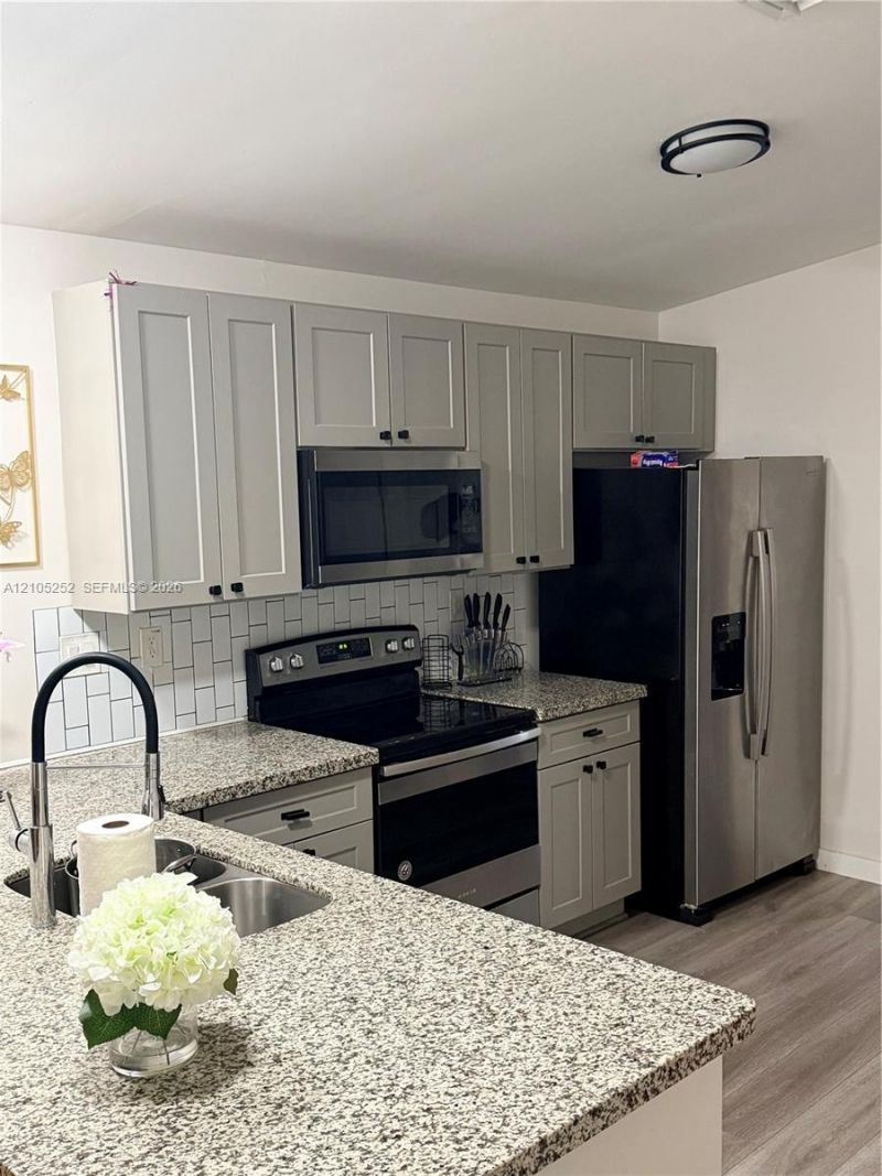 700 NW 17th Ter, Pompano Beach, FL 33069 Photo