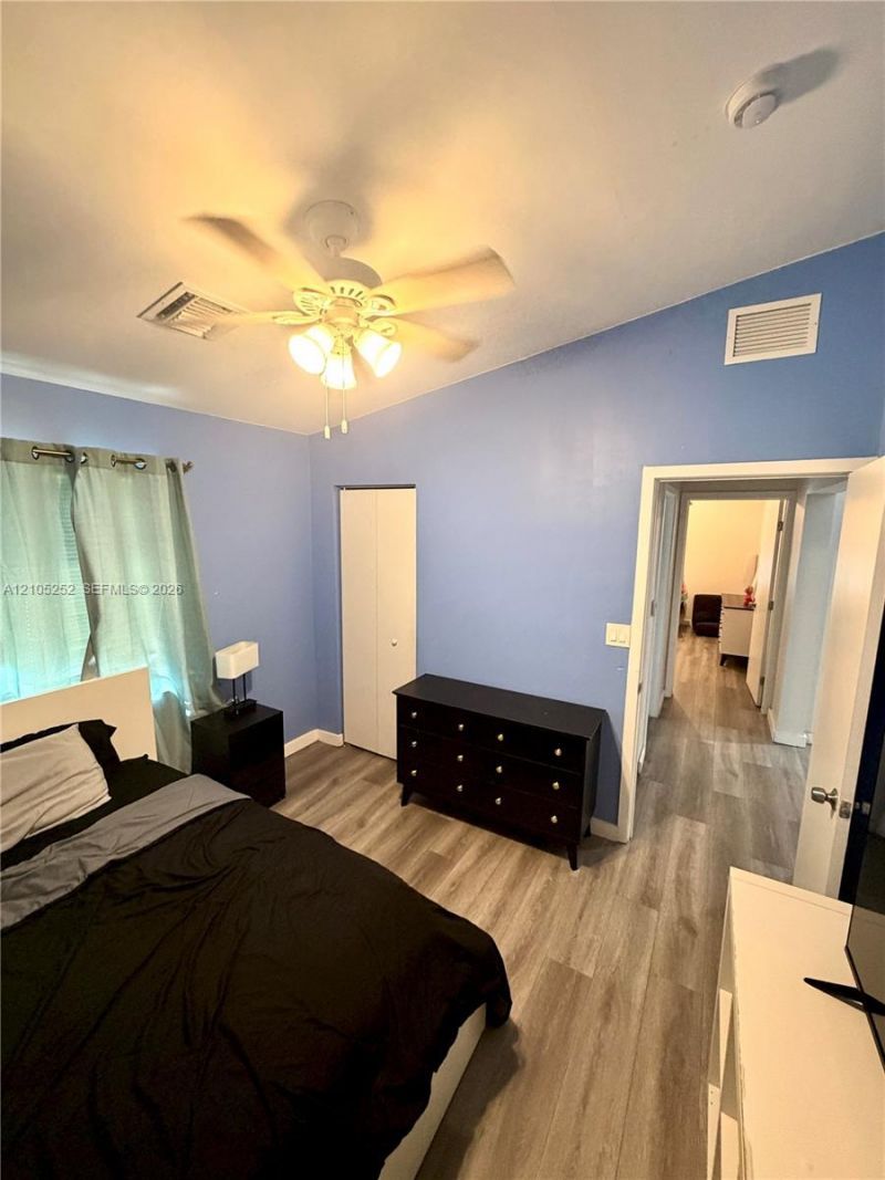 700 NW 17th Ter, Pompano Beach, FL 33069 Photo
