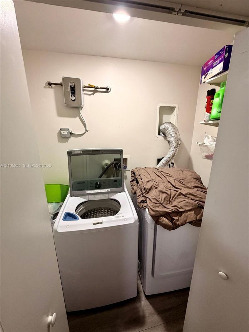 700 NW 17th Ter, Pompano Beach, FL 33069 Photo