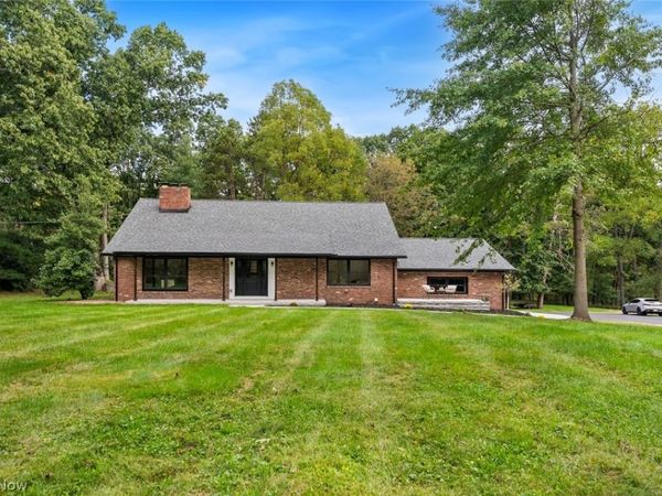 1320 Middlebury Road , Kent, OH 44240