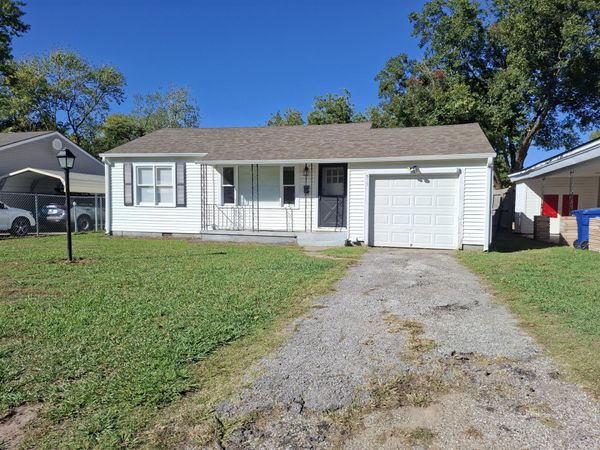 915 M Street NW, Miami, OK 74354