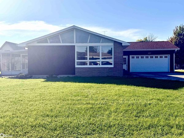 407 S 1st Avenue, Danville, IA 52623