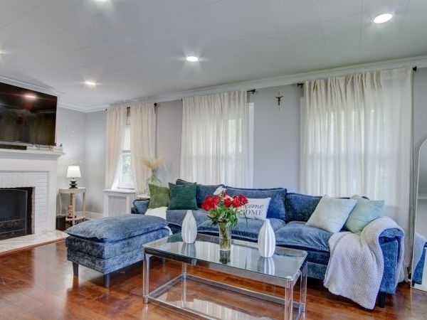 80 N Hill Rd, Woodbridge, NJ 07067