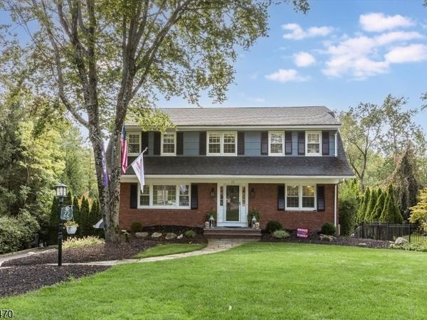 22 Sloping Hill Ter, Wayne, NJ 07470