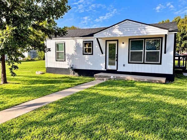 915 Kissell Road, Wilmer, TX 75172