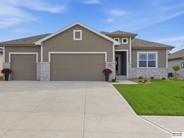 11711 S 119th Street, Papillion, NE 68046