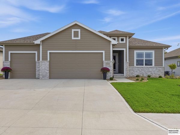 11711 S 119th Street, Papillion, NE 68046