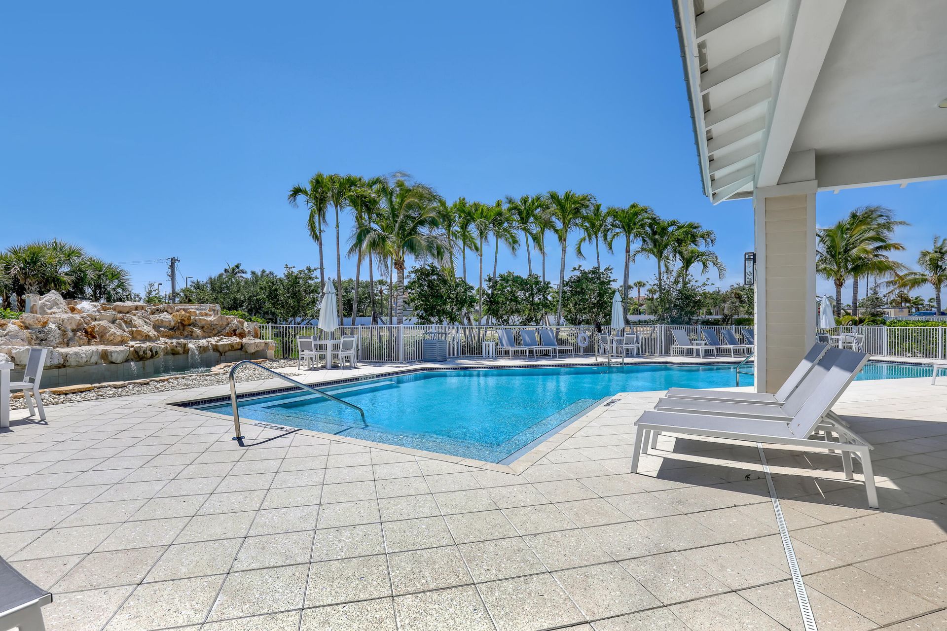 107 Royal Palm Circle, Unit 107, Tequesta, FL 33469 Photo
