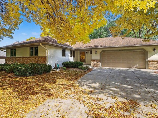 12325 Villaburne Drive, Burnsville, MN 55337