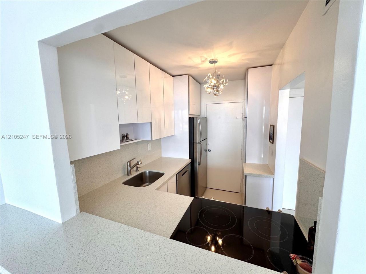 2899 Collins Ave , Unit 904, Miami Beach, FL 33140 Photo
