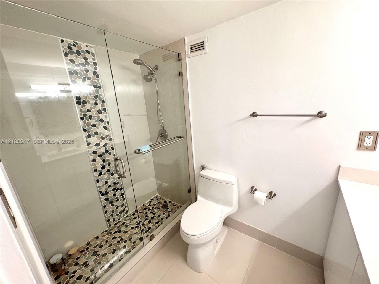 2899 Collins Ave , Unit 904, Miami Beach, FL 33140 Photo