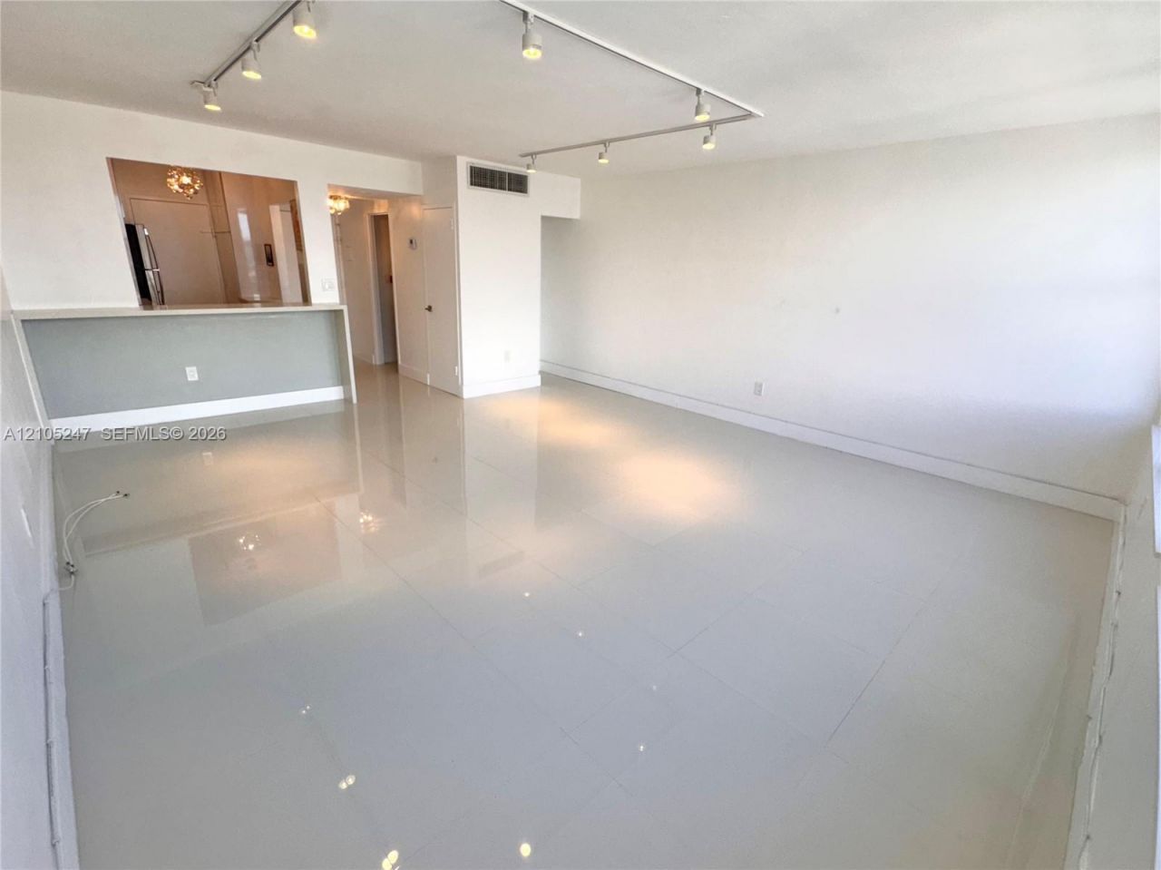 2899 Collins Ave , Unit 904, Miami Beach, FL 33140 Photo