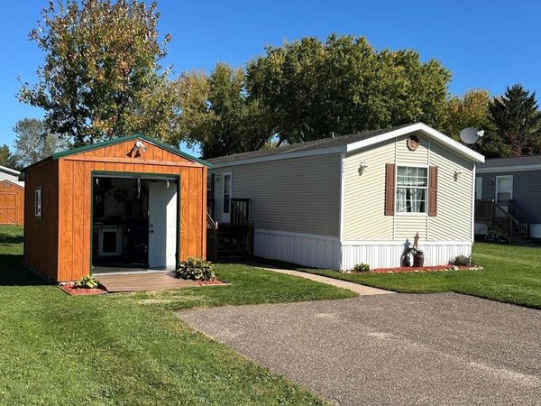 8841 Green Acres MHC, Unit 8841, Fall Creek, WI 54742