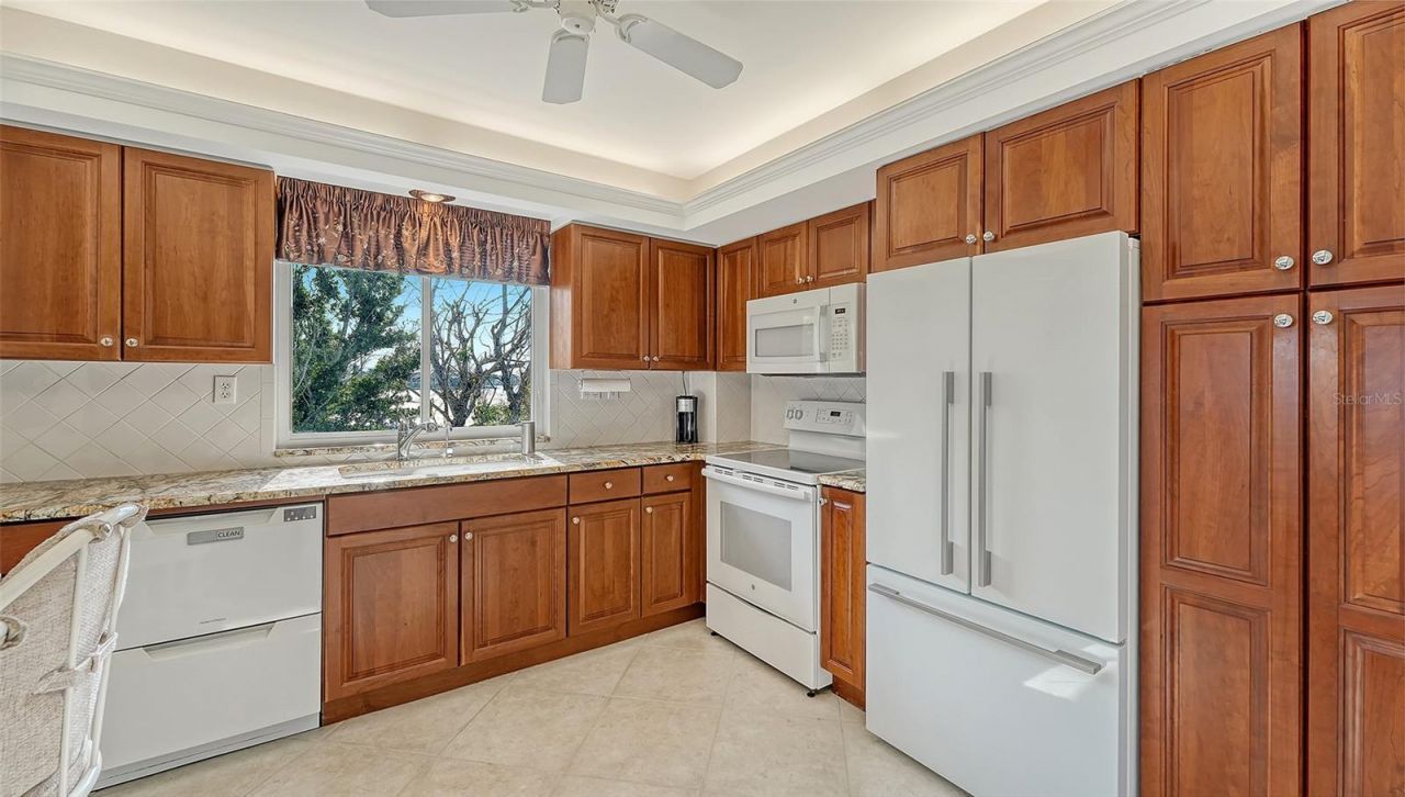 777 John Ringling Boulevard, Unit 36, Sarasota, FL 34236 Photo