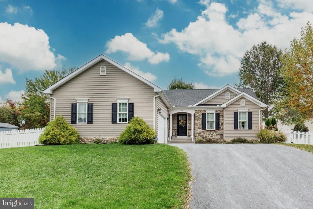 295 MARING DRIVE, WESTMINSTER, MD 21158