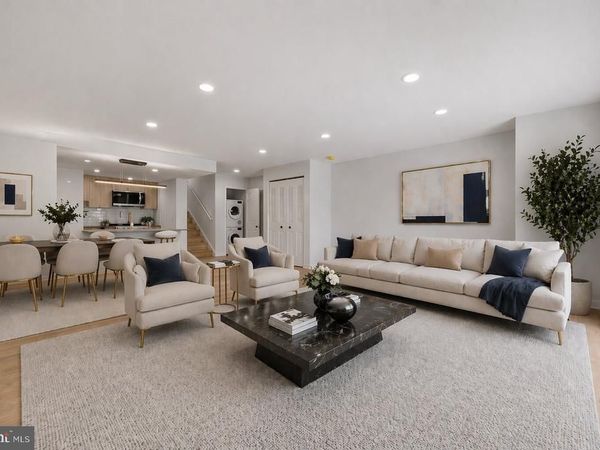 30 N WATERLOO ROAD, Unit 6, DEVON, PA 19333