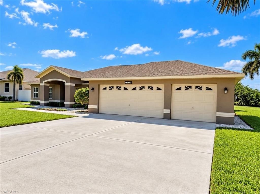 738 Milwaukee Blvd, Lehigh Acres, FL 33974 Photo