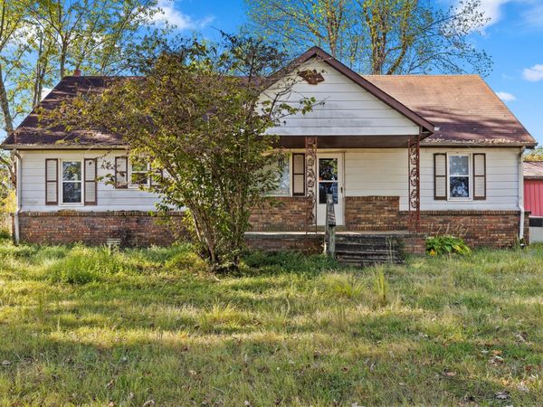2023 Jimtown Rd , Lafayette, TN 37083