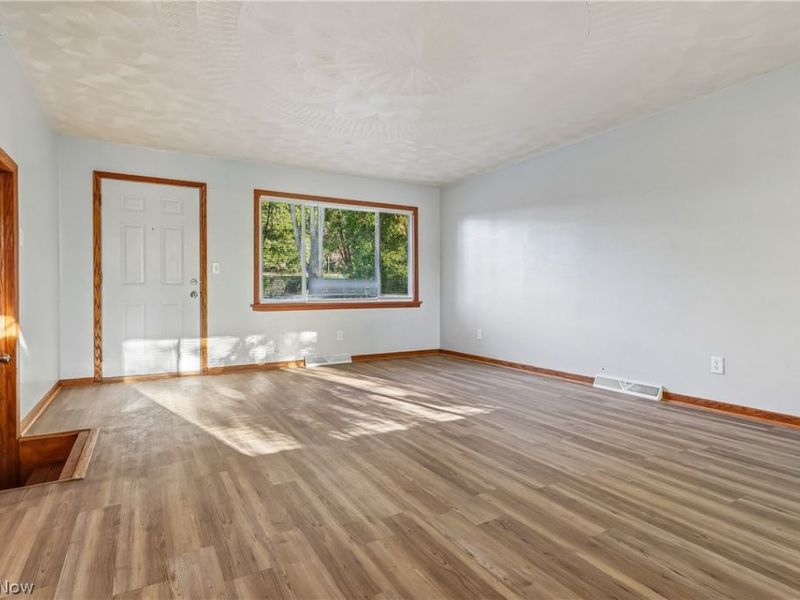 1302 East Avenue, Akron, OH 44307 Photo 8