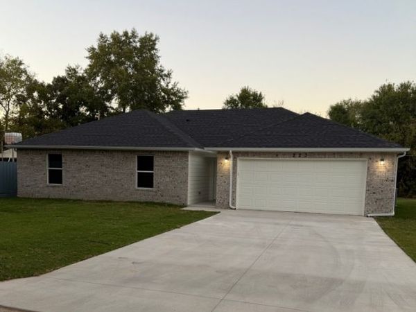 223 E Ross Avenue , Sapulpa, OK 74066