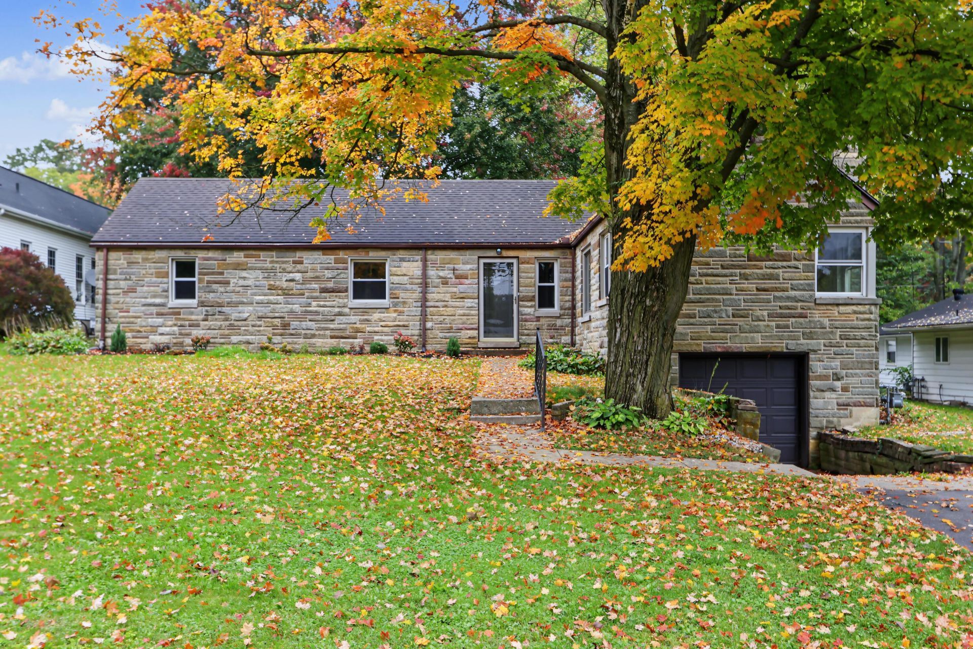 559 Portland Way S, Galion, OH 44833 Main Photo