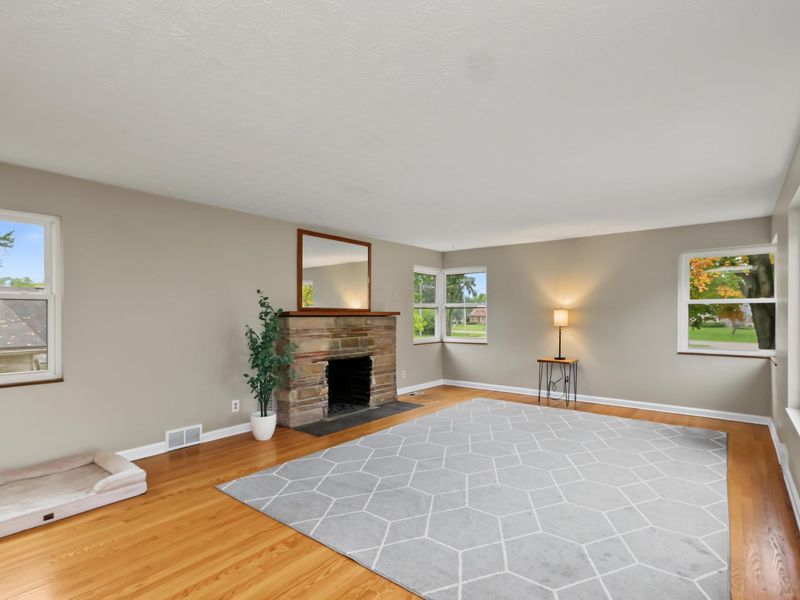 559 Portland Way S, Galion, OH 44833 Photo 2