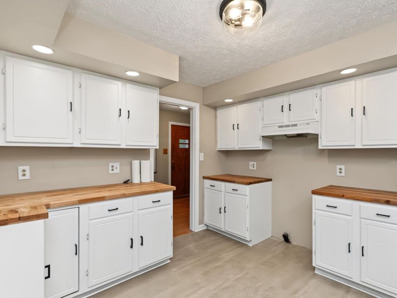 559 Portland Way S, Galion, OH 44833 Photo 9