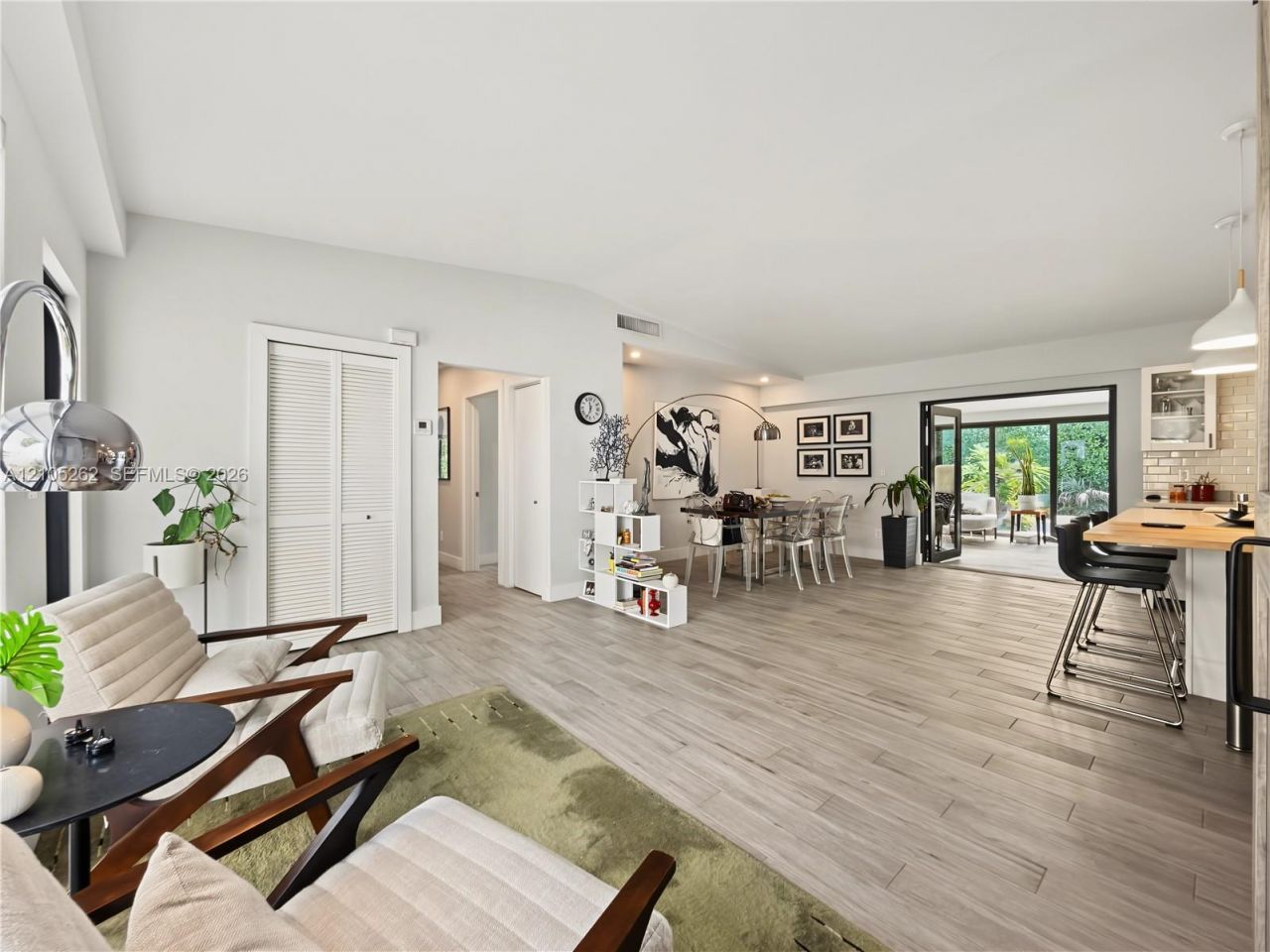 2130 Alamanda Dr, North Miami, FL 33181 Photo