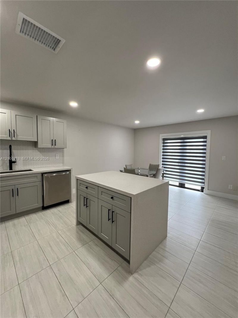 3826 SW 107th Ave , Unit 2-2, Miami, FL 33165 Photo