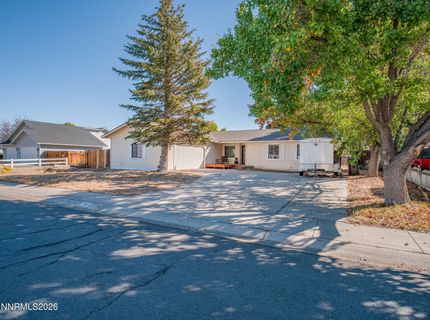 747 E Peak Lane, Gardnerville, NV 89460 Photo