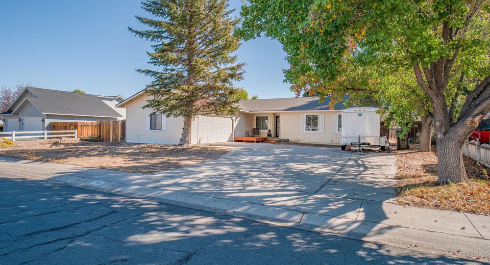 747 E Peak Lane, Gardnerville, NV 89460 Photo