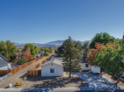 747 E Peak Lane, Gardnerville, NV 89460 Photo