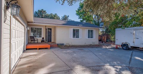 747 E Peak Lane, Gardnerville, NV 89460 Photo