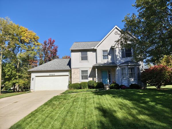 3920 Applegrove Lane, Lansing, MI 48911