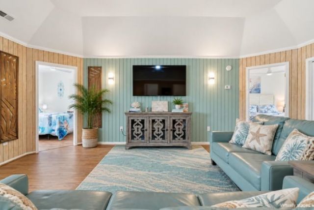 9500 Queens Ct.  Photo 15