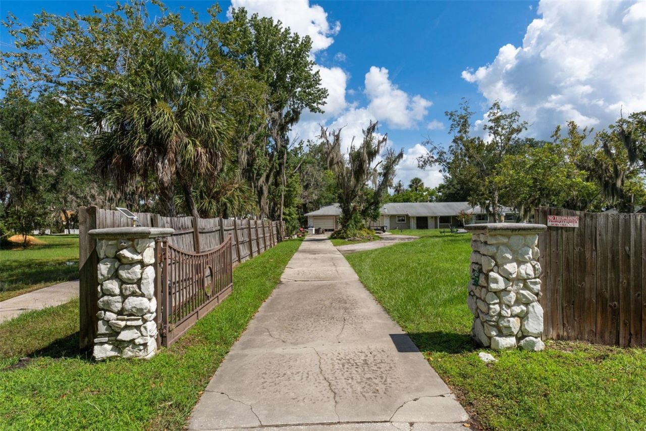 149 & 151 SE Paradise Point Road , Crystal River, FL 34429 Photo