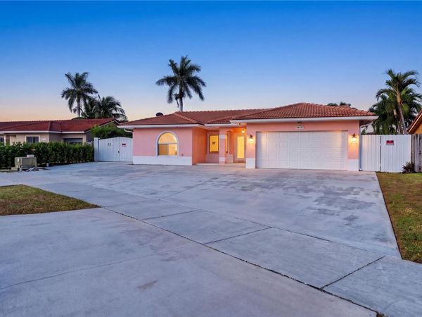 20134 SW 131 COURT , MIAMI, FL 33177