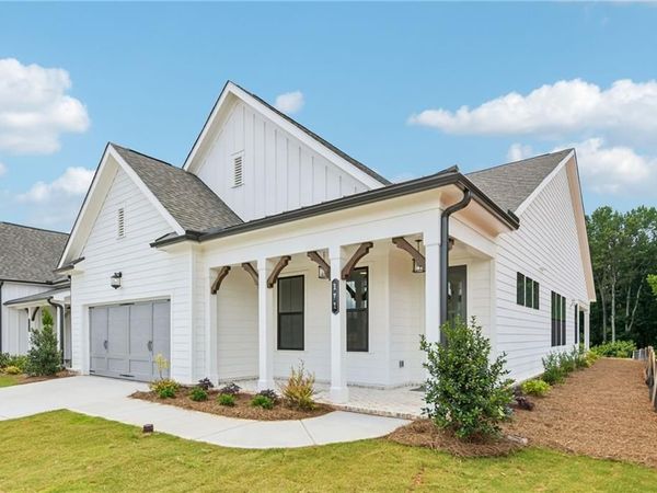 103 High Point Drive , Hoschton, GA 30548