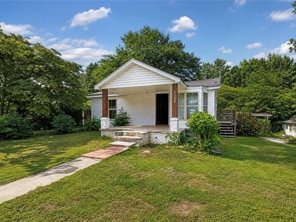 3208 Humphries Hill Road , Austell, GA 30106
