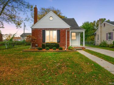 22114 Harper Lake Avenue, St Clair Shores, Mi 48080