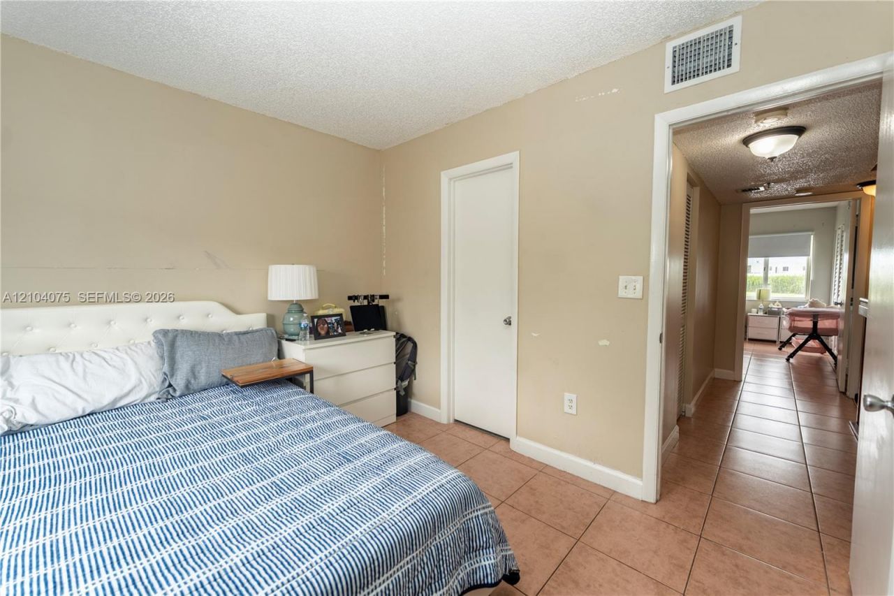 158 Riviera Cir , Unit 19-3, Weston, FL 33326 Photo