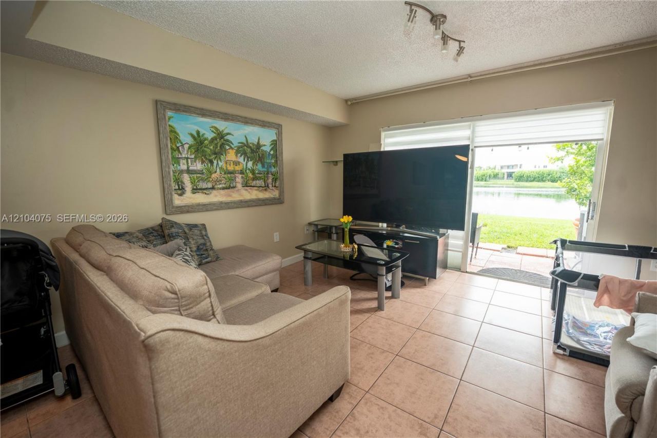 158 Riviera Cir , Unit 19-3, Weston, FL 33326 Photo